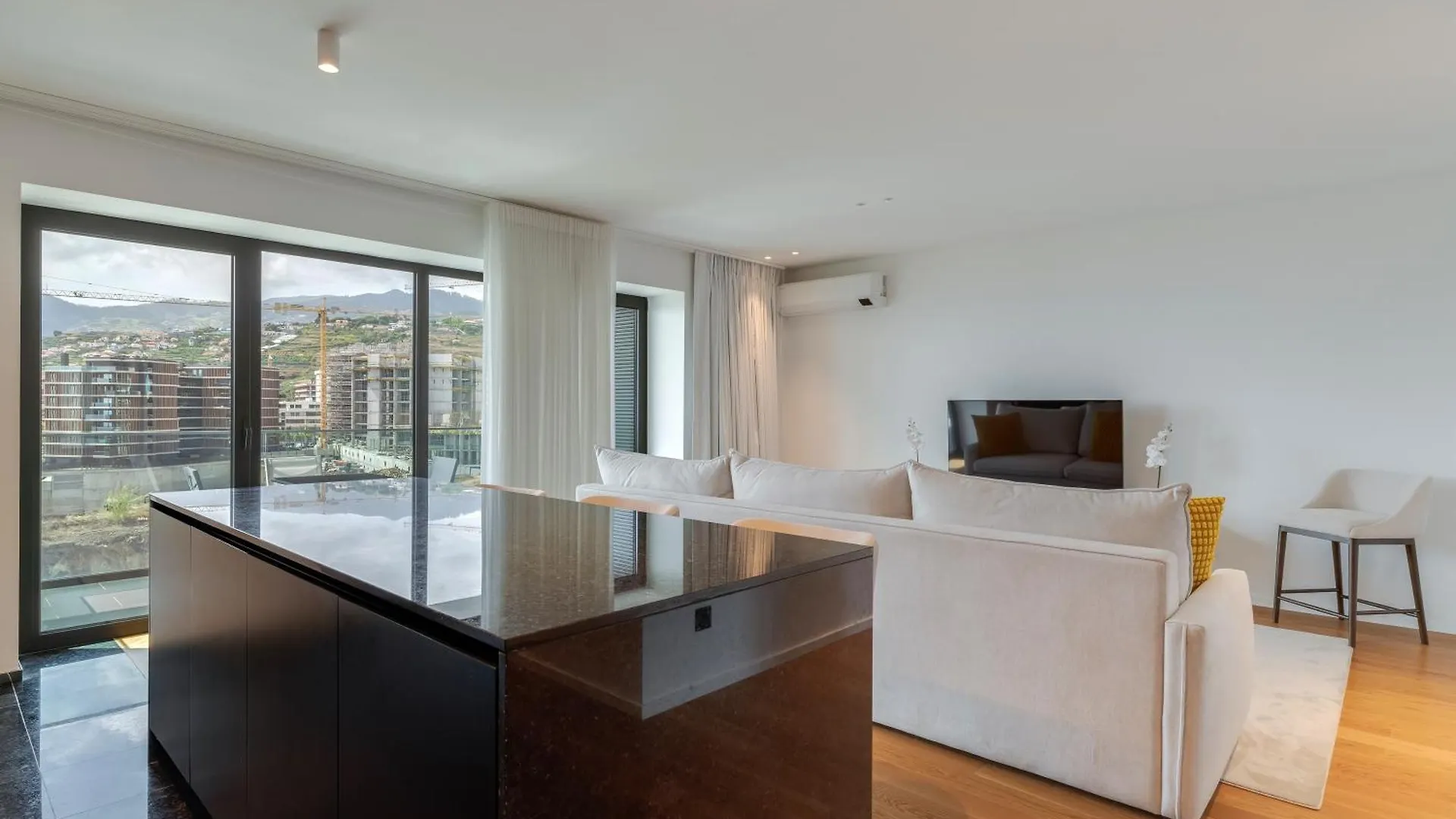 Oceanview Pearl Varino Apartment By Holiday Rental Madeira Funchal   Funchal (Madeira)